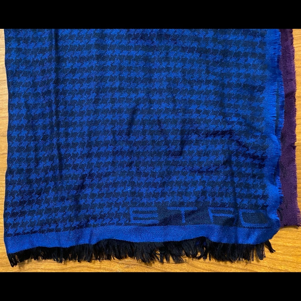 ETRO
Houndstooth Wool-Silk Scarf